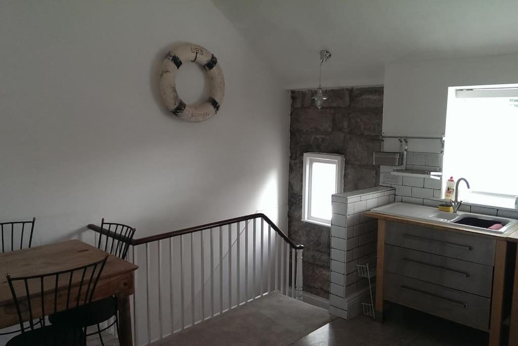 Seaview Cottage With Oodles Of Charm Sleeps 4 Portland Exterior photo